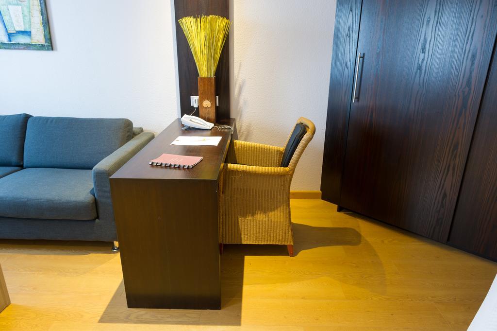 Cottage Logis Hotel - Restaurant Dudelange Ruang foto