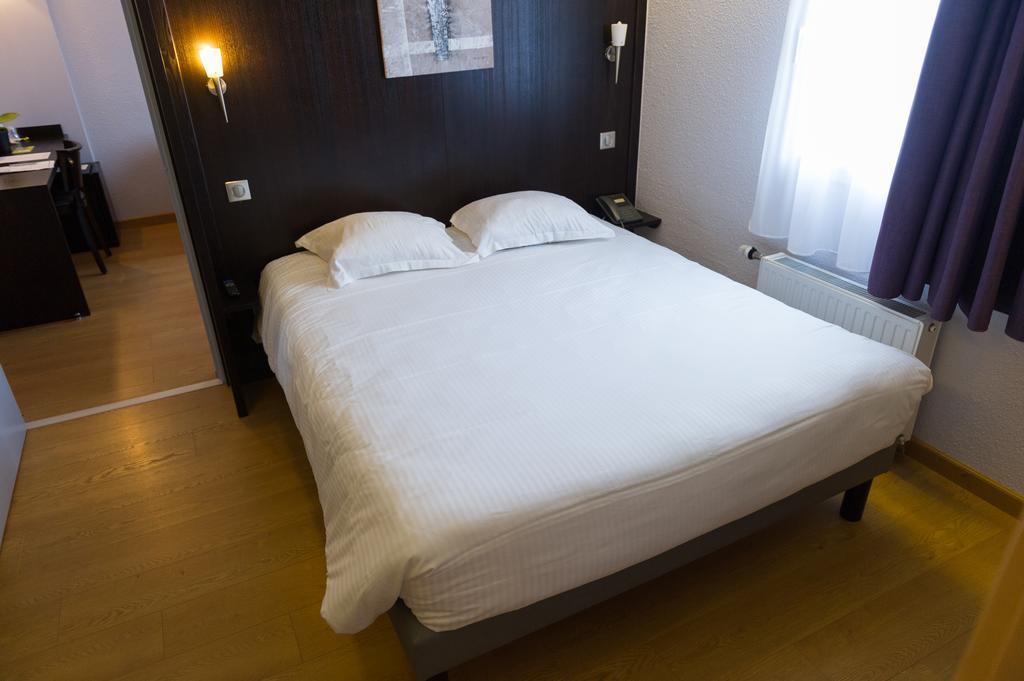 Cottage Logis Hotel - Restaurant Dudelange Bagian luar foto