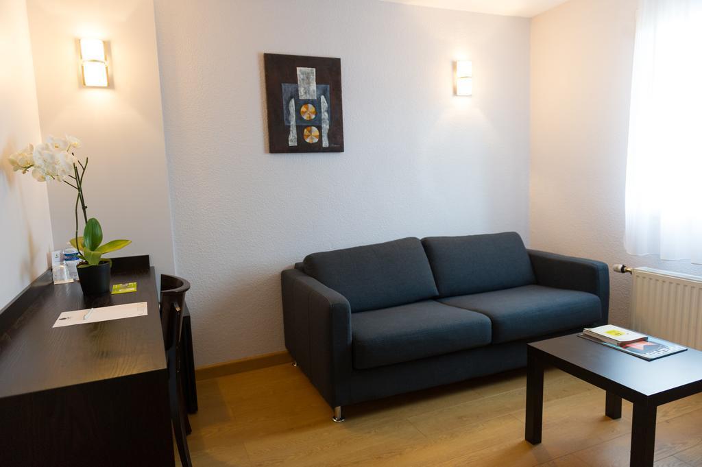 Cottage Logis Hotel - Restaurant Dudelange Bagian luar foto