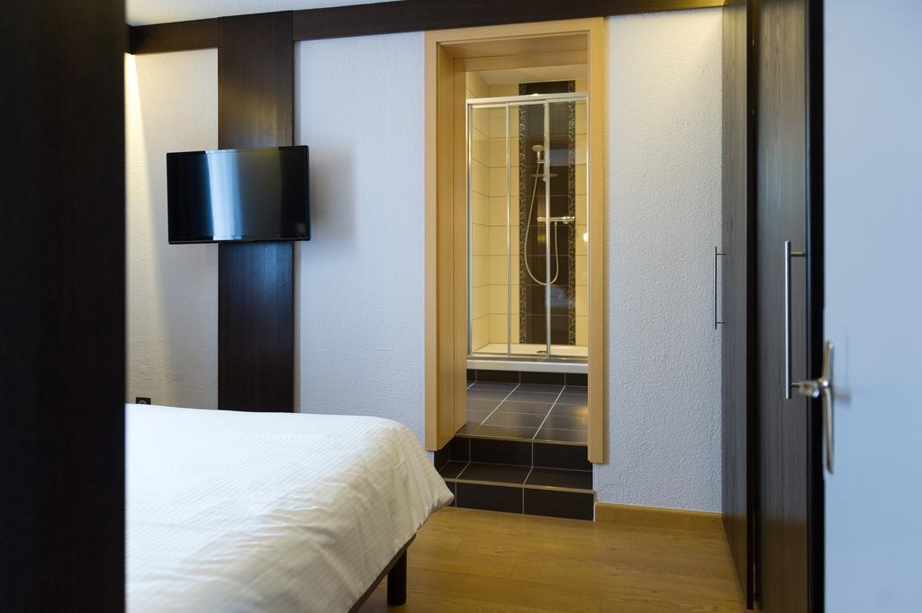 Cottage Logis Hotel - Restaurant Dudelange Bagian luar foto