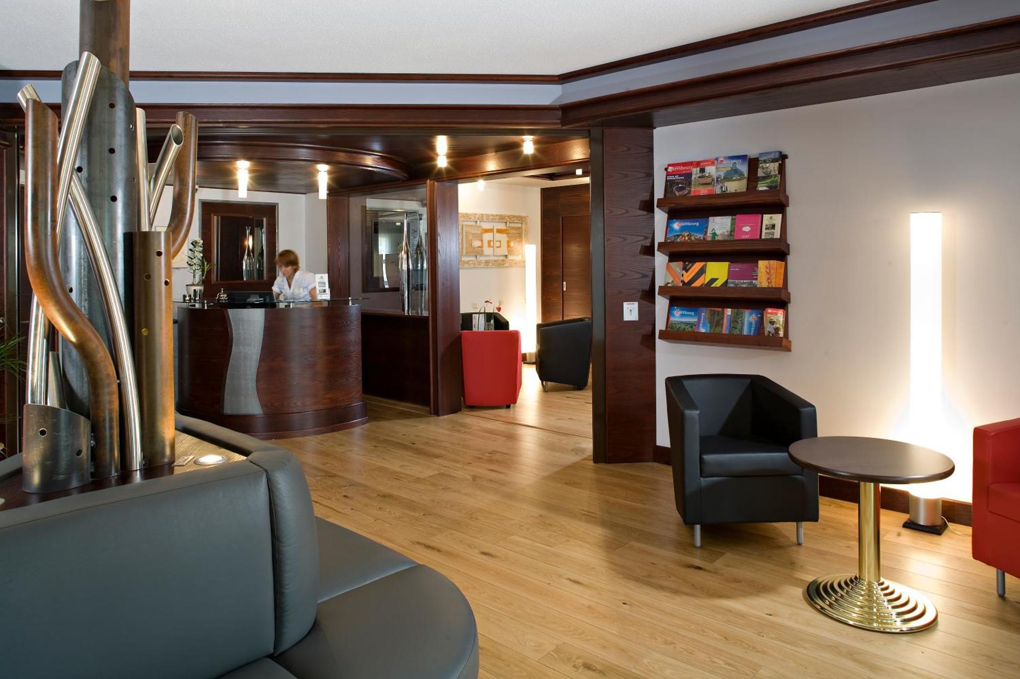 Cottage Logis Hotel - Restaurant Dudelange Bagian luar foto