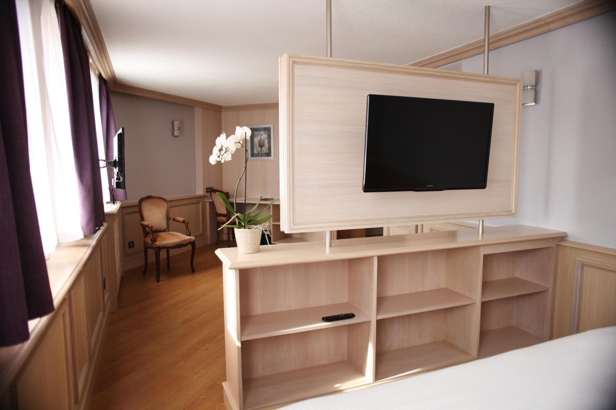 Cottage Logis Hotel - Restaurant Dudelange Bagian luar foto