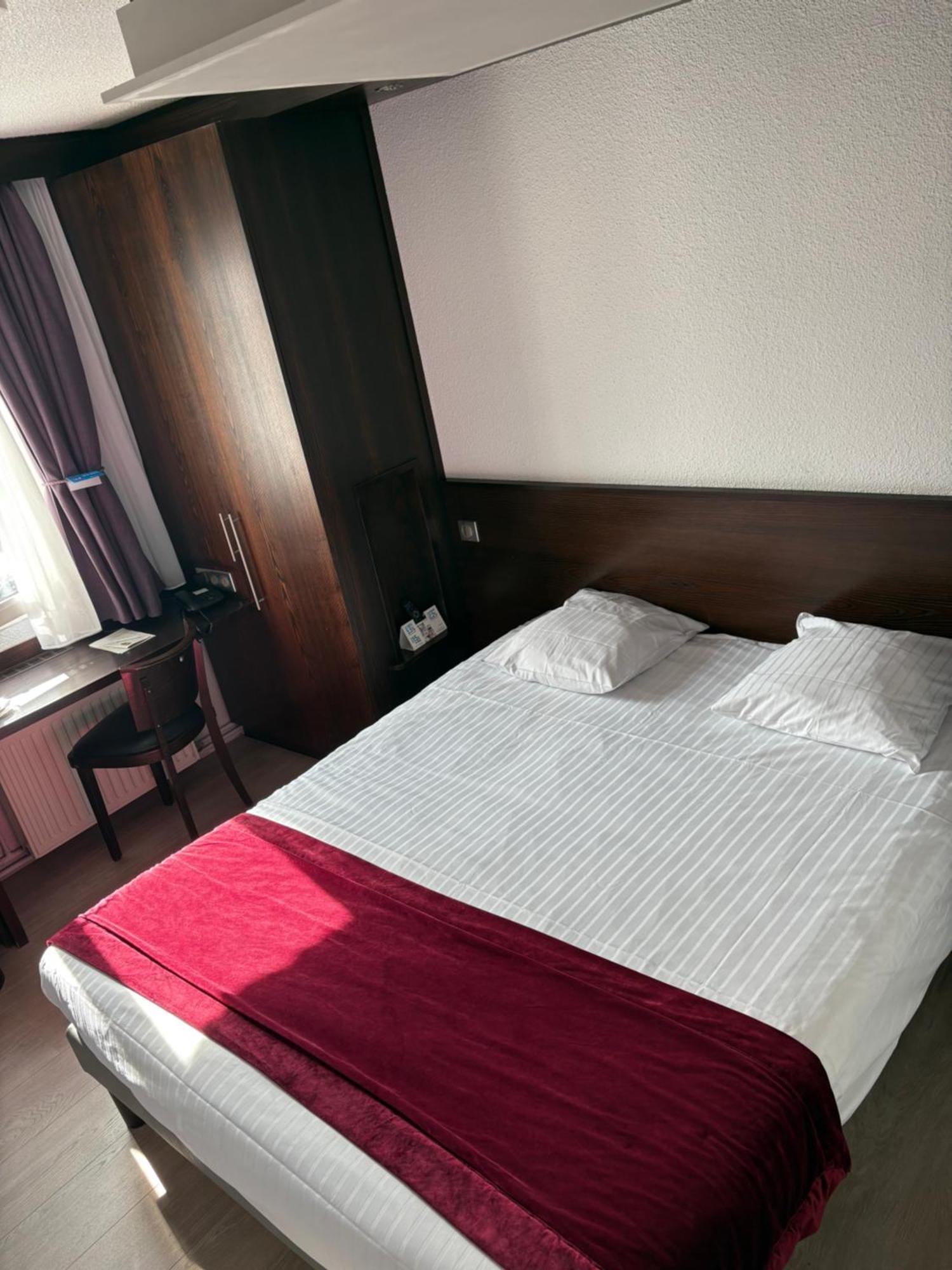 Cottage Logis Hotel - Restaurant Dudelange Bagian luar foto