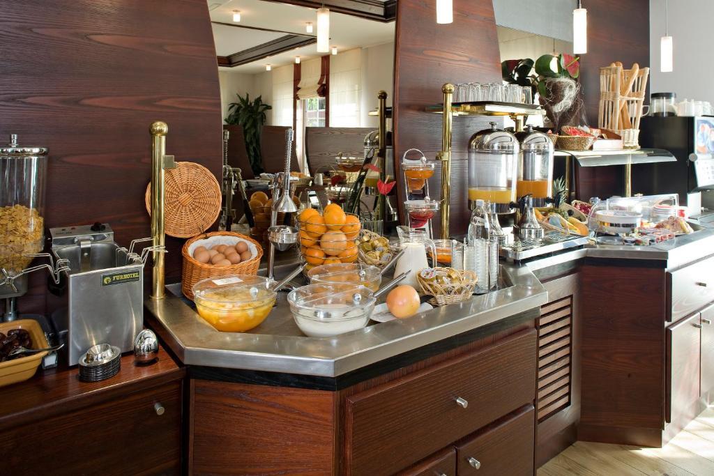 Cottage Logis Hotel - Restaurant Dudelange Bagian luar foto