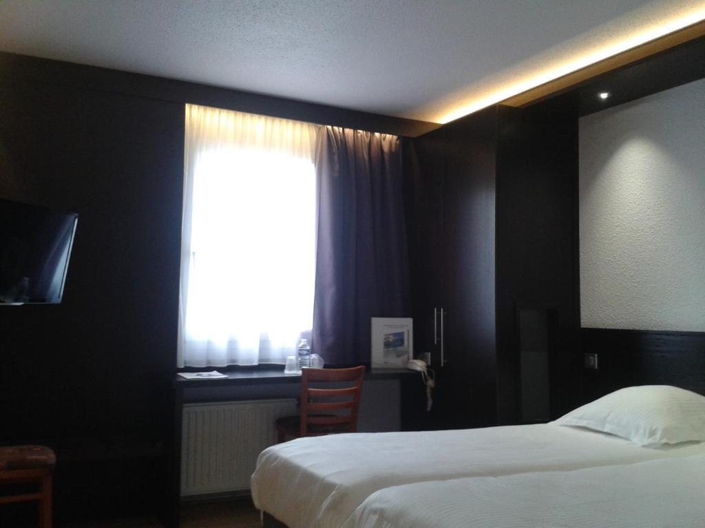 Cottage Logis Hotel - Restaurant Dudelange Bagian luar foto