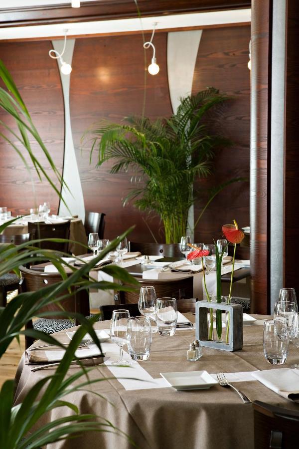 Cottage Logis Hotel - Restaurant Dudelange Bagian luar foto